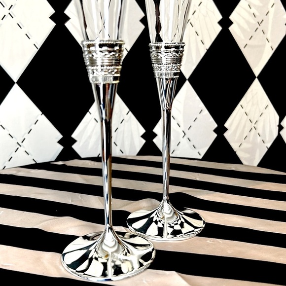 Vera Wang “With Love” Champagne Flutes – Pair | Silver Stem - Picture 7 of 12